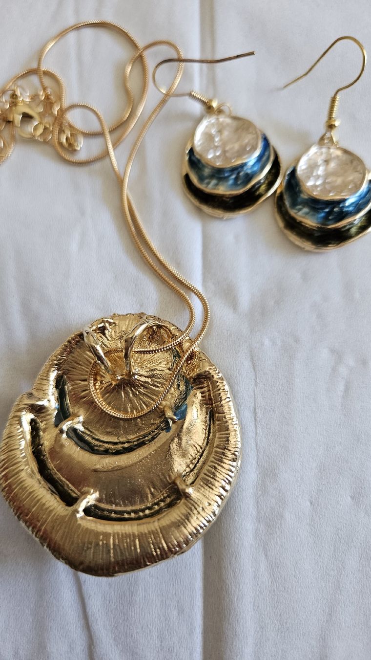 Sonstiger Schmuck: joli ensemble doré et émail ,  collier et boucles d'oreilles – Gebraucht aus Lausanne von Angelite 2