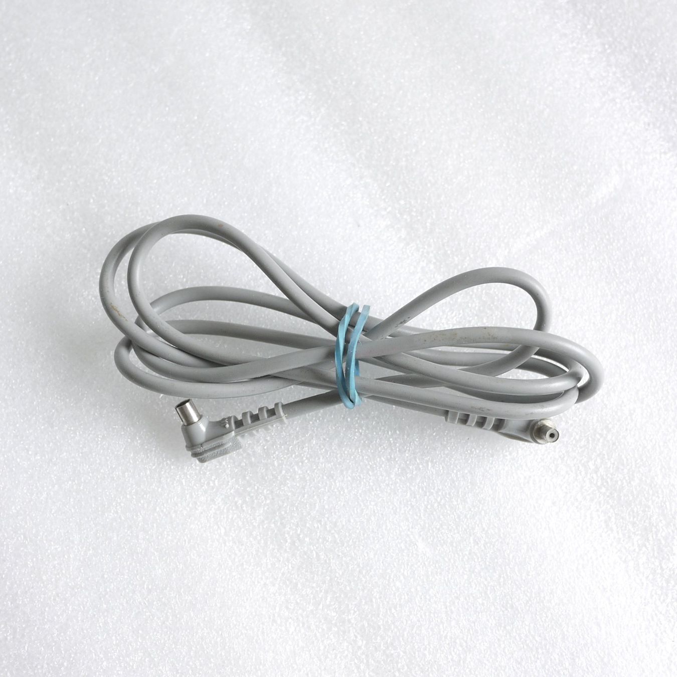Flash: Blitzkabel 90cm / câble flash Cable. Grey / grau / gris. – Usato da Egg b. Zürich venduto da JCB