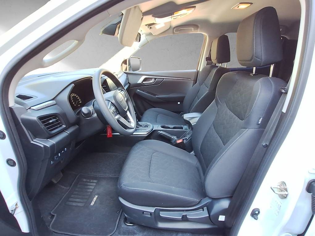 Véhicules utilitaires: ISUZU D-MAX CrewCab N60BB+ 4x4 – D'occasion à Coldrerio par ven_v7yp 5