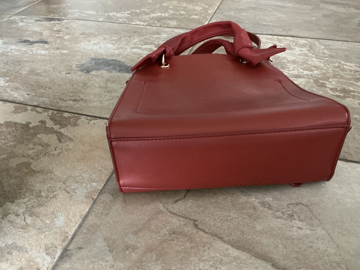 Borse da donna: INYATI Handtasche, bordeauxrot, Kunstleder – Usato da Buchs AG venduto da chipmunk710 2