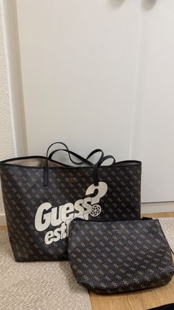 Guess Tasche braun mit Logo und Necessaire neuwertig