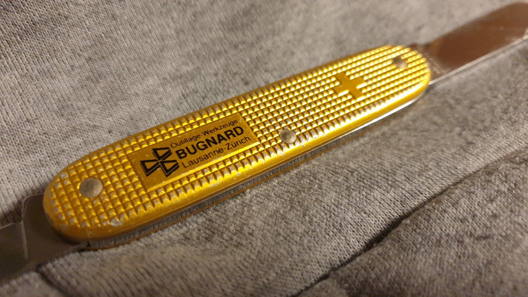 Victorinox Coltelli tascabile: Outillage Bugnard Jaune OC Prunner Victorinox Sackmesser – Usato da Val D Illiez venduto da SnowRoof 1