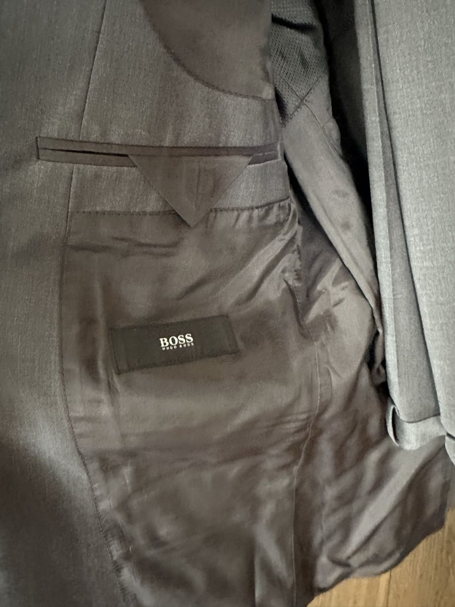 Hugo Boss Completi: BOSS ANZUG GRÖSSE 48 – Usato da Richterswil venduto da Ramar05 1