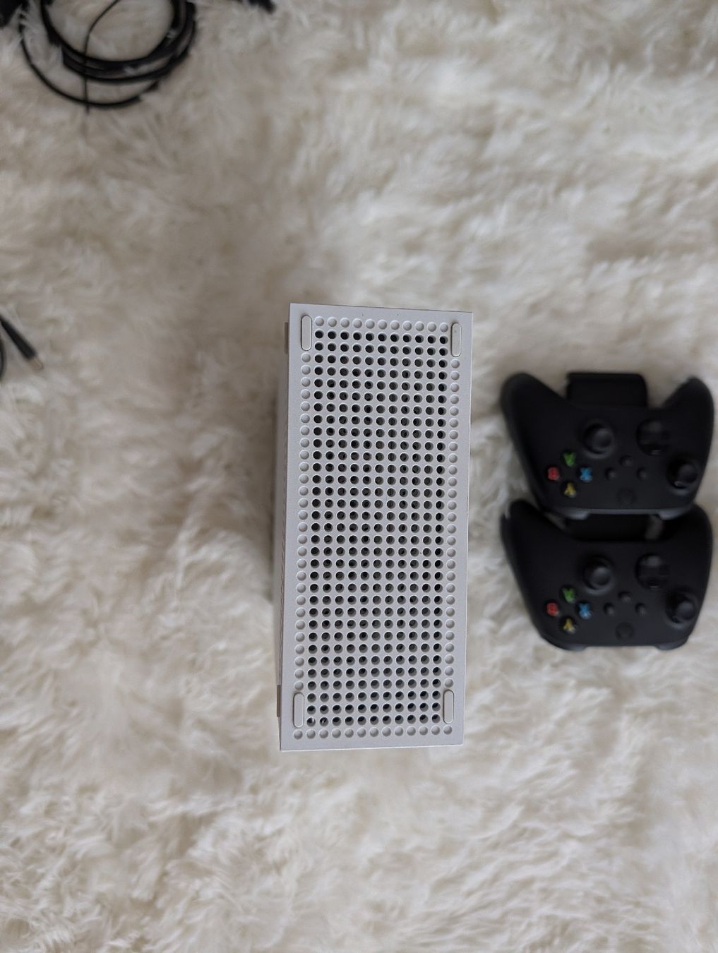 Microsoft Console: Xbox Series S / 2 Controllern mit Ladestation – Usato da Windisch venduto da dam_y2ln 8