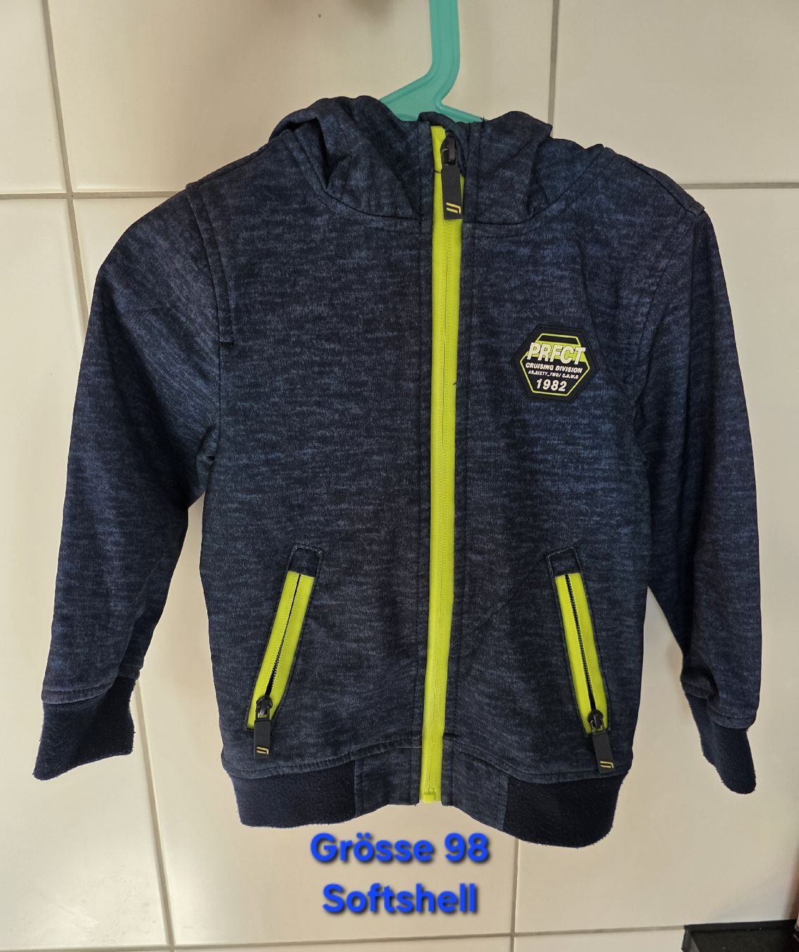 Jacken & Mäntel: Softshelljacke Softshell Gr.98 – Gebraucht aus St. Peterzell von upcycling_