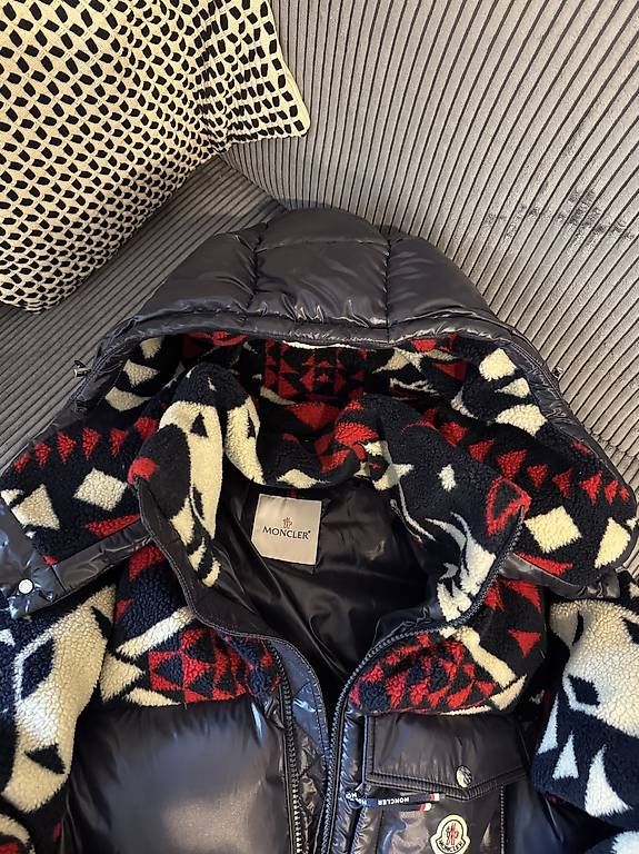 Giacche: Moncler Winterjacke – Usato da Zug venduto da YvesX 1