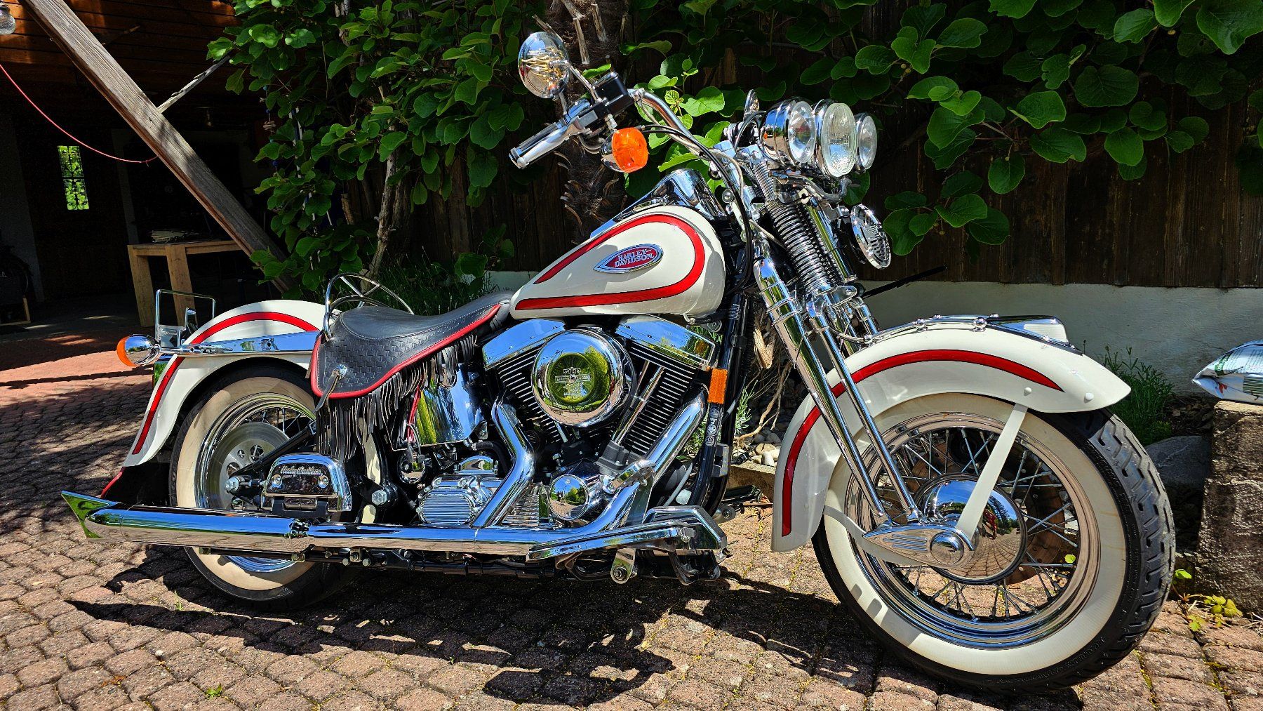 Harley-Davidson Chopper: HARLEY-DAVIDSON FLSTS Heritage Springer – Usato da Gränichen venduto da favo