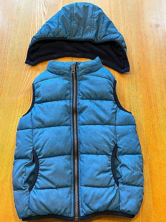 Autres vêtements garçon: Gilet Gr. 110/116 – D'occasion à Männedorf par JaLa. 3