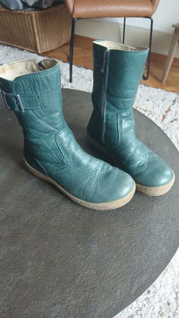 Schöne Stiefel ähnlich Think