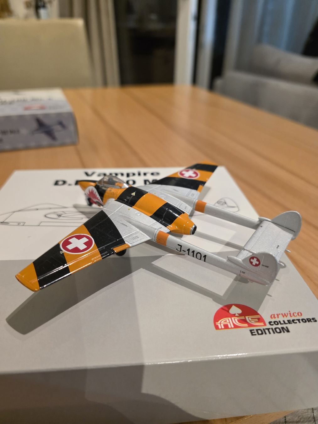 Kit di modellismo & Modellini statici: Vampire j-1101 1/72 ace – Nuovo e nell'imballaggio originale da Lentigny venduto da kev_j2xf 1