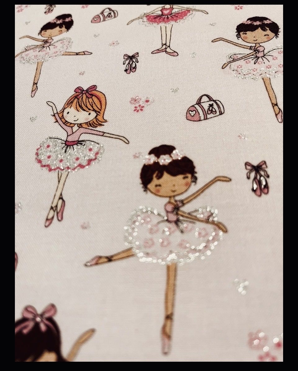 Tessuti: Patchworkstoff Ballerinas Glitzer – Nuovo (secondo la descrizione) da Seuzach venduto da KreativmitStoff 2