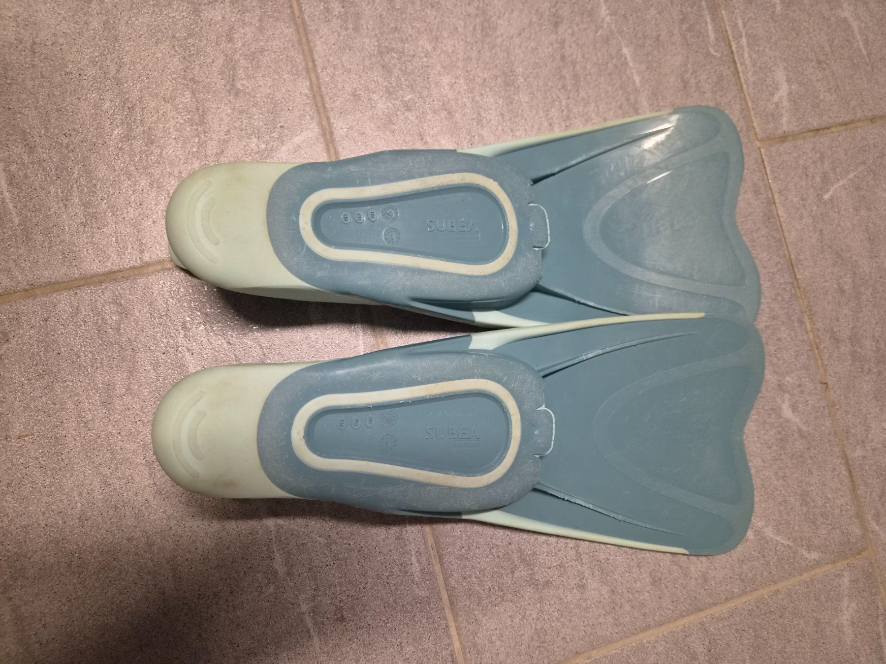 Flossen, Masken & Schnorchel: Kinderflossen Gr. 34/35 – Gebraucht aus Konolfingen von torina85 1
