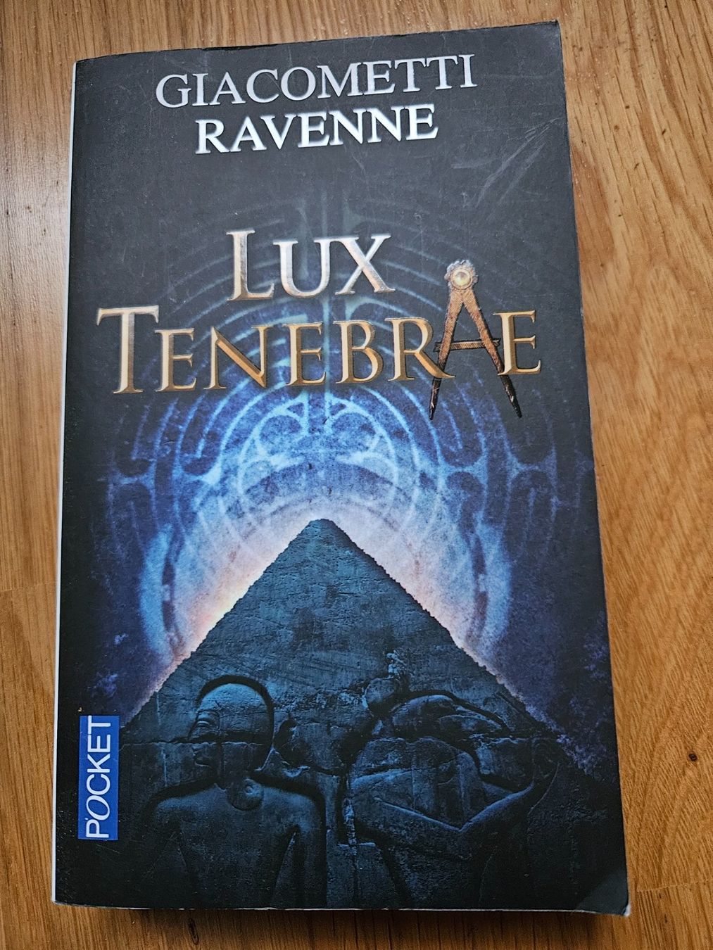 Bücher: Giacometti: Lux Tenebrae - Thriller captivant! – Gebraucht aus Vevey von chr_q9cd