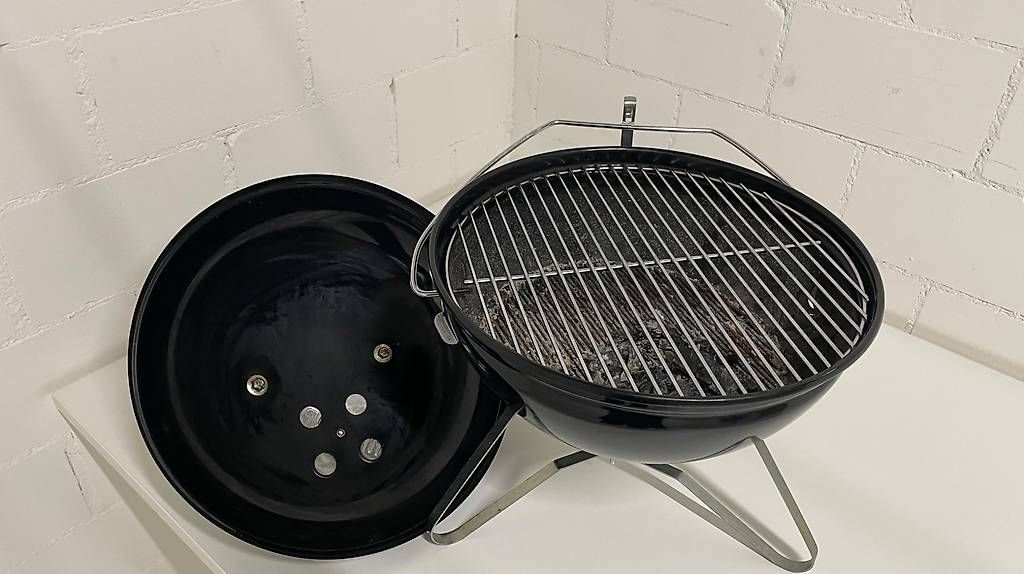 Weber Grills: Weber Holzkohle-Grill  Smokey Joe – Gebraucht aus Buttisholz von eve_xs7d 1