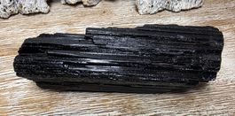 Schwarzer Turmalin Roh 157g