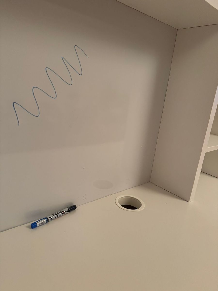 Ikea Schreibtische: Schreibtisch mit Whiteboard – Gebraucht aus Schaffhausen von ilayda.ozk 1
