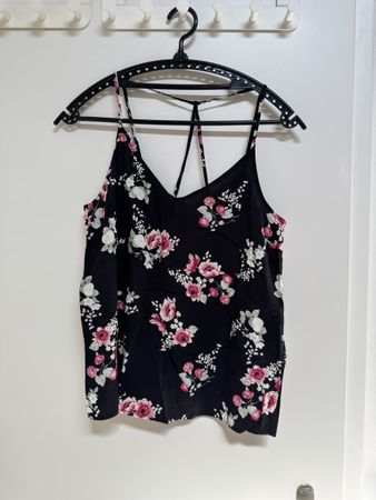 Top mit Blumenmuster