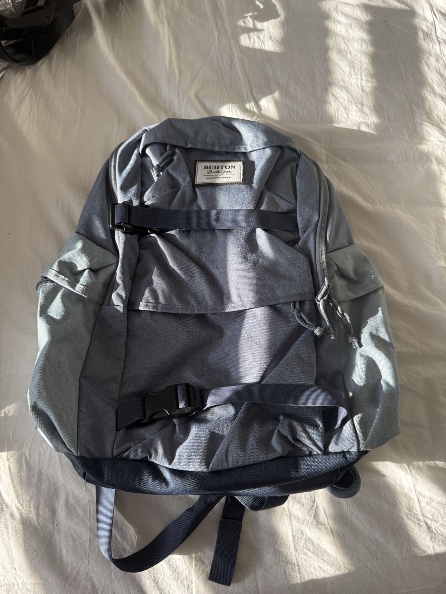 Burton Rucksäcke: Burton Rucksack 27 Liter – Gebraucht aus Riniken von Chippie222000