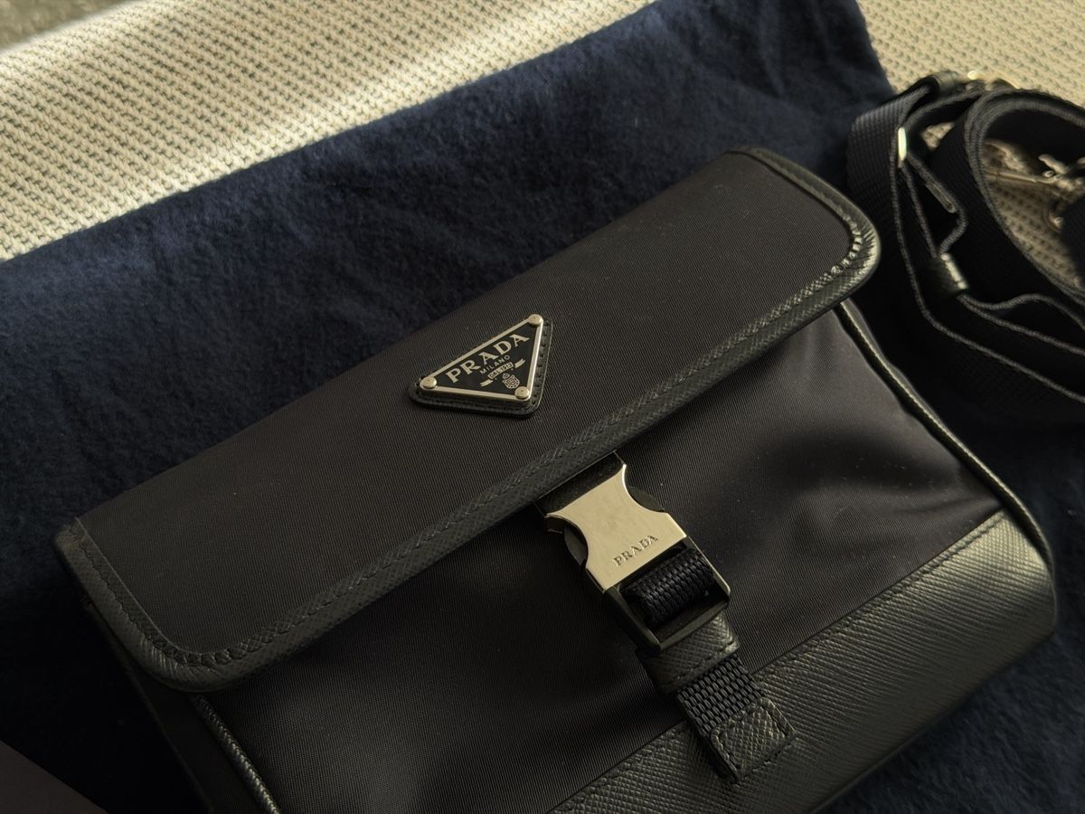 Prada Borse: Prada Nylon Crossbody Bag – Nuovo (secondo la descrizione) da Basel venduto da mcbfiles 1