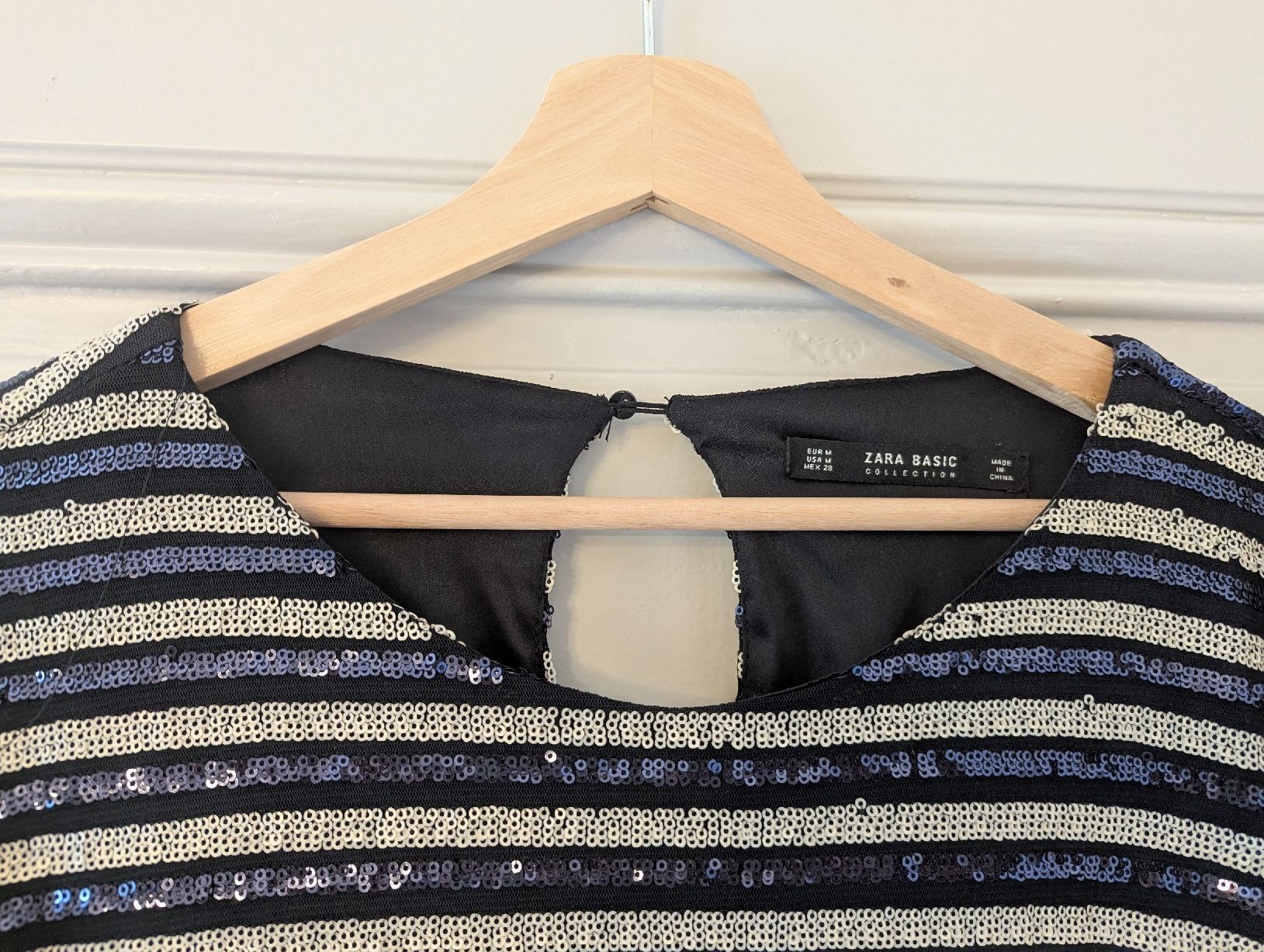 Zara Robes: robe sequins Zara M – Neuf (Voir description) à Montreux par dem_gyt9 1
