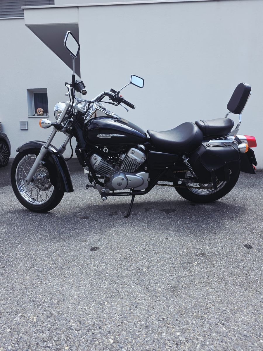 Honda Cruisers: Honda Shadow VT 125 C – D'occasion à Domat/Ems par kik_8btw 1