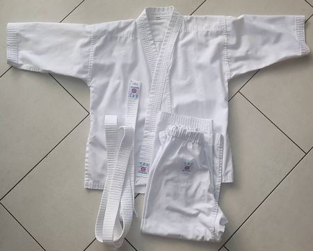 Karateanzug für Kinder ca 4-9 Jahre (Size 0)