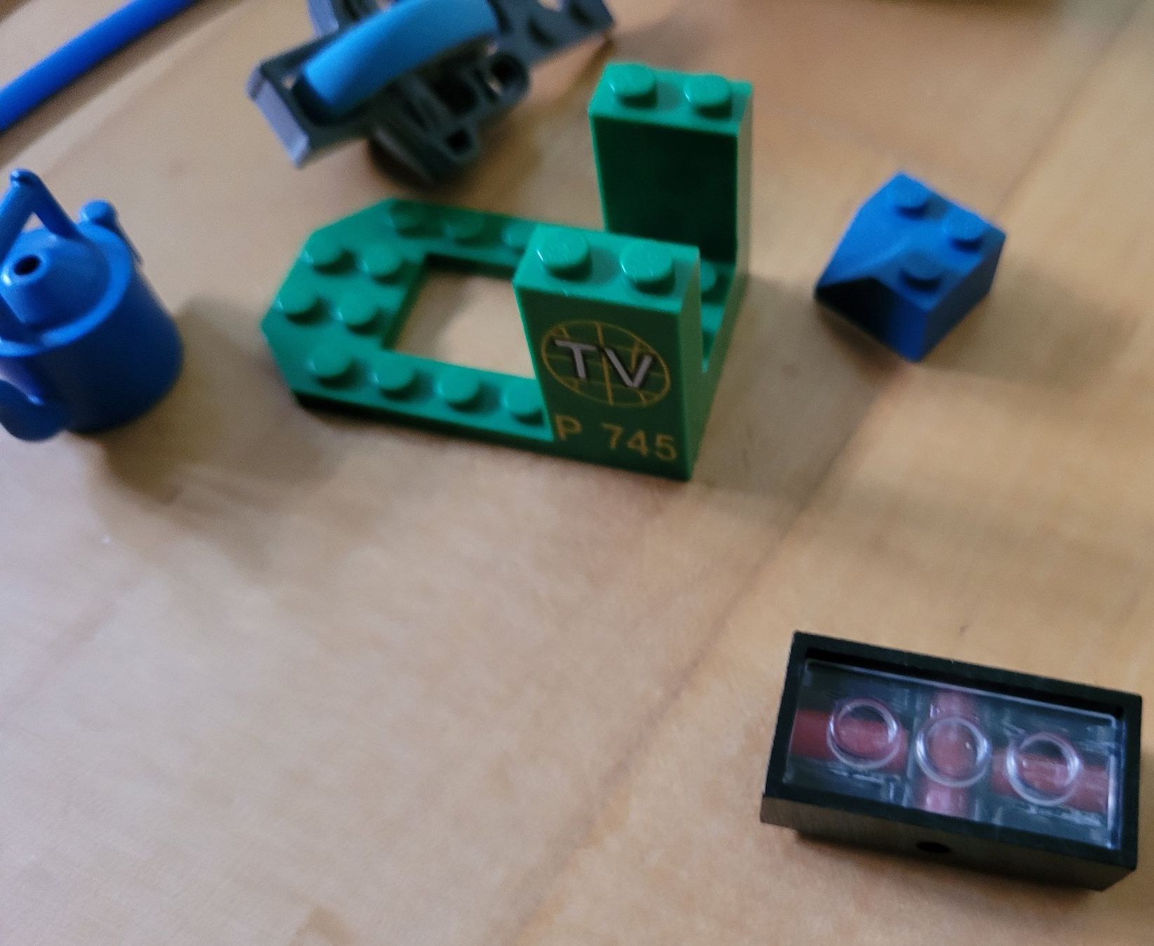 Lego Spielzeuge: Lego ältere blaue grüne Steine – Gebraucht aus Widnau von kerstinlo 1