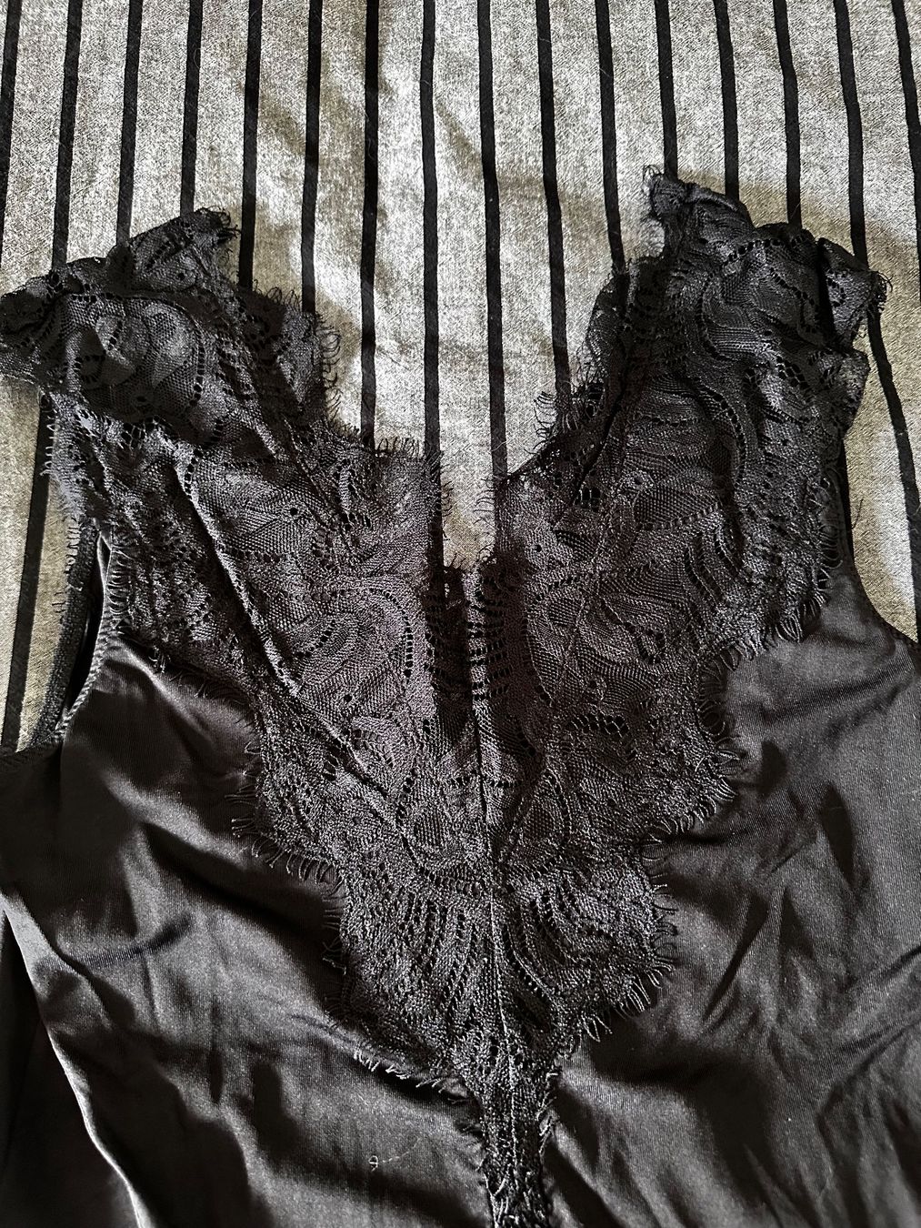 Pieces Top: Top mit Spitzen-Detail, Pieces – Usato da Haldenstein venduto da enie123 1