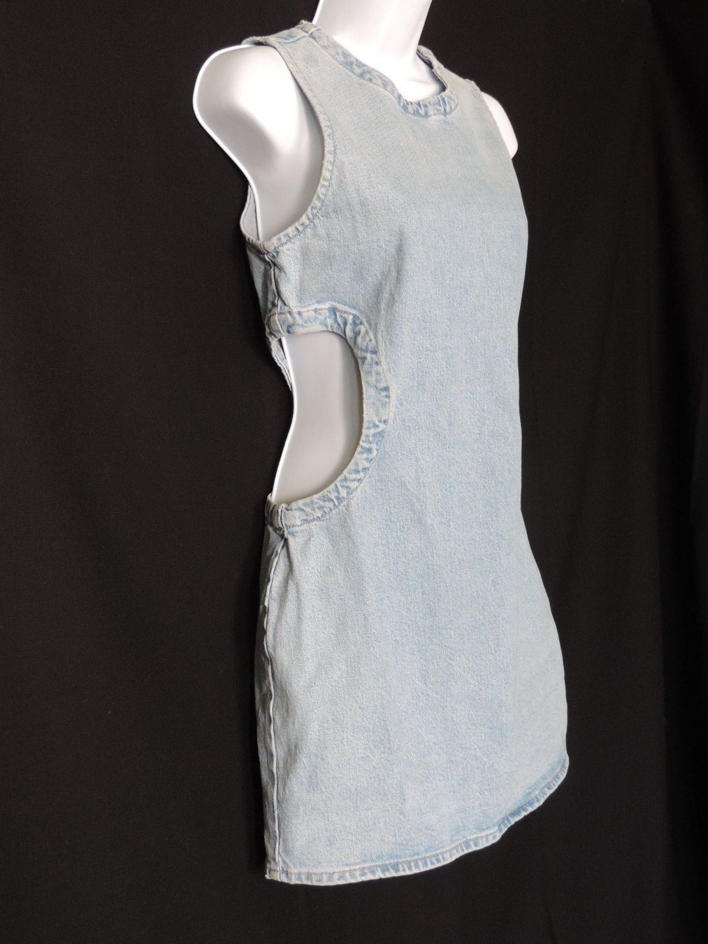 Pull&Bear Vestiti: robe jeans bleue claire échancré hanche – Usato da Genève venduto da Axelle333
