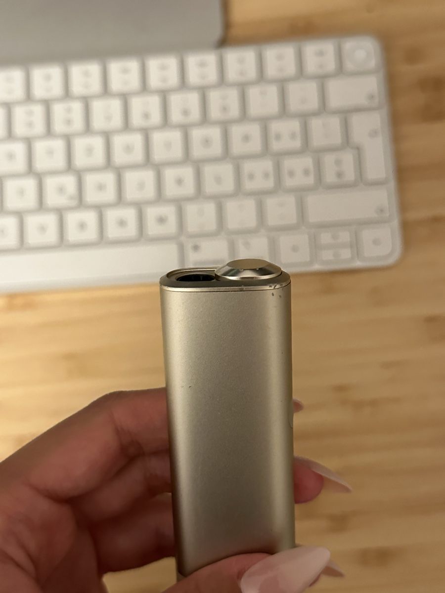 Iqos Altri Prodotti per fumatori: Iqos holder beige/gold – Usato da Pfäffikon ZH venduto da ila_6cq2 6