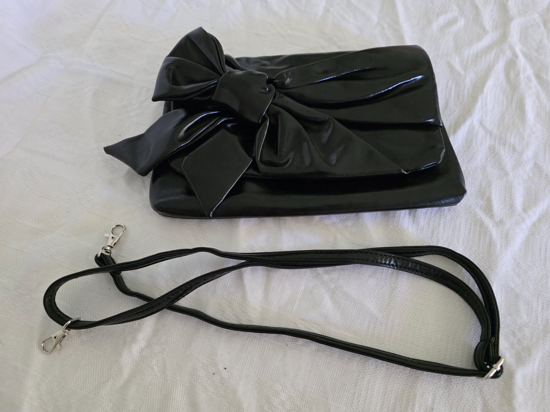 Taschen für Damen: Handtasche aus Kunstleder – Gebraucht aus Oberdorf SO von julian027 2