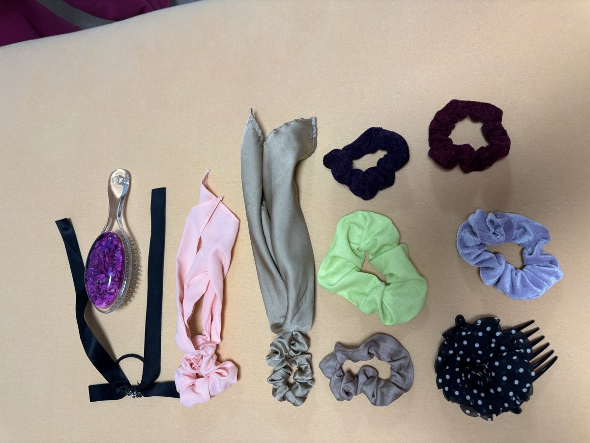 Accessoires pour cheveux: Haar Accessoires 9-teilig  – D'occasion à Zollikerberg par Jvac2 1