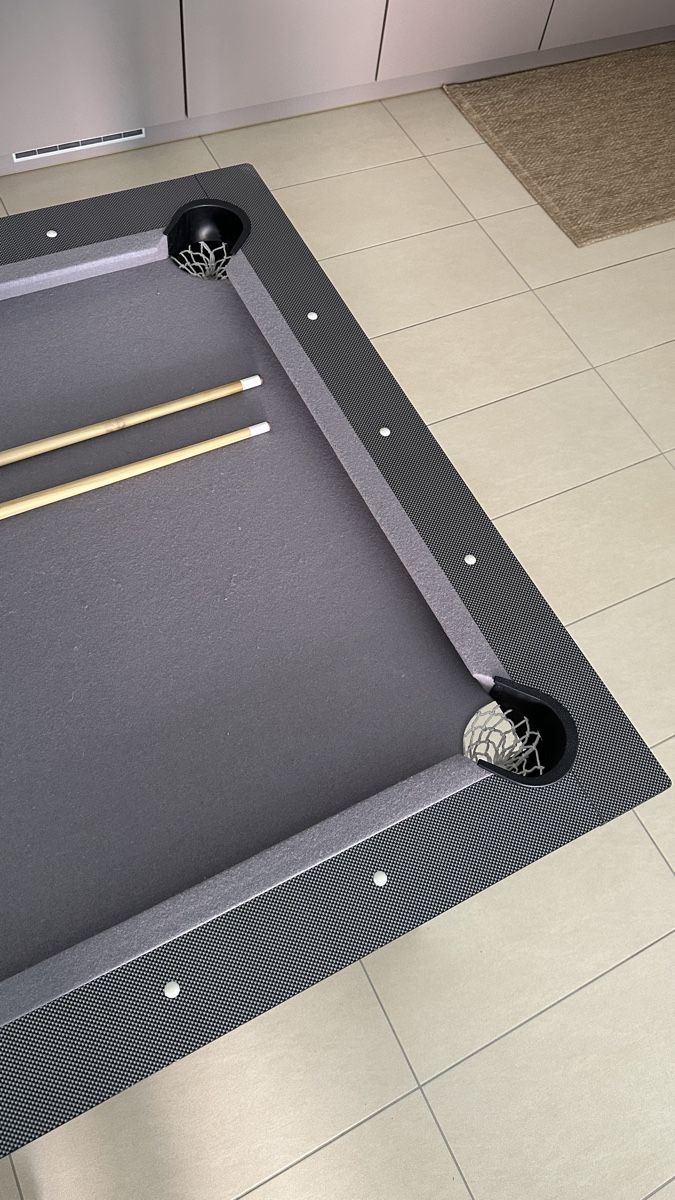 Tables de billard: TABLE A MANGER / BILLARD – D'occasion à Vevey par Frenchyinswiss1800 2