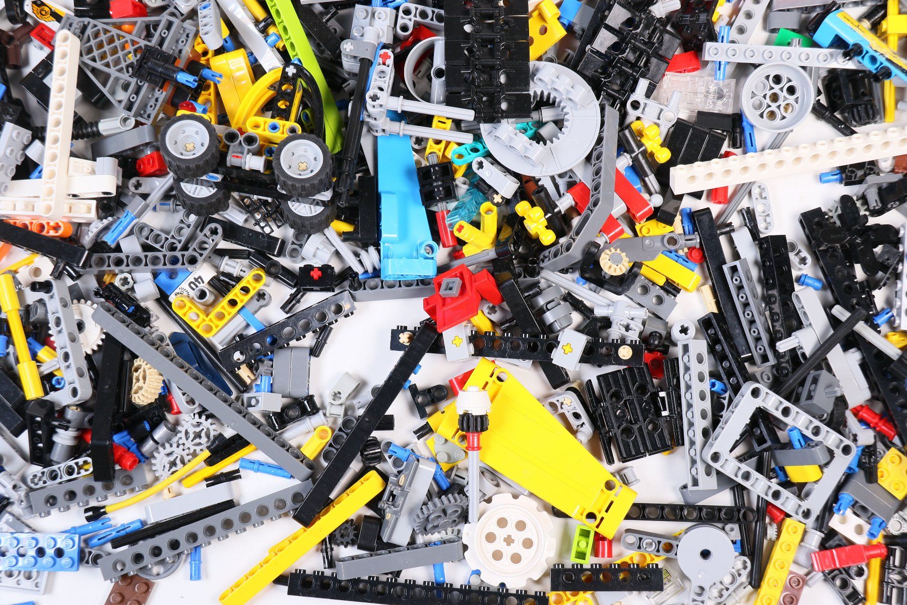 Lego Jeux de construction: 1.5 kg überwiegend Technikteile – D'occasion à Hettlingen par Scholi99 1