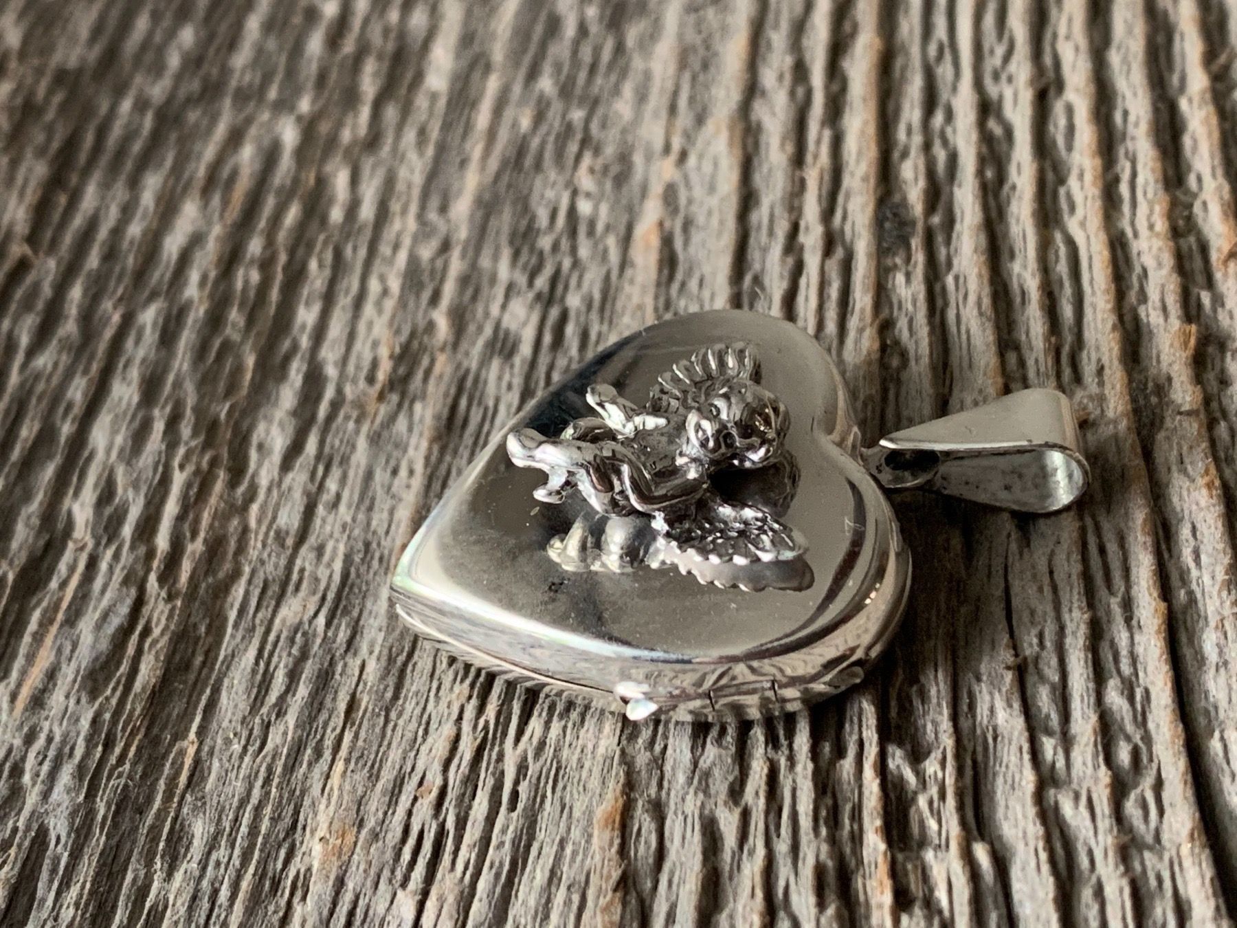 Ciondoli: Medaillon mit Engel Sterling Silver 925 Herz Amulett – Nuovo (secondo la descrizione) da Bern venduto da Jiffy 8