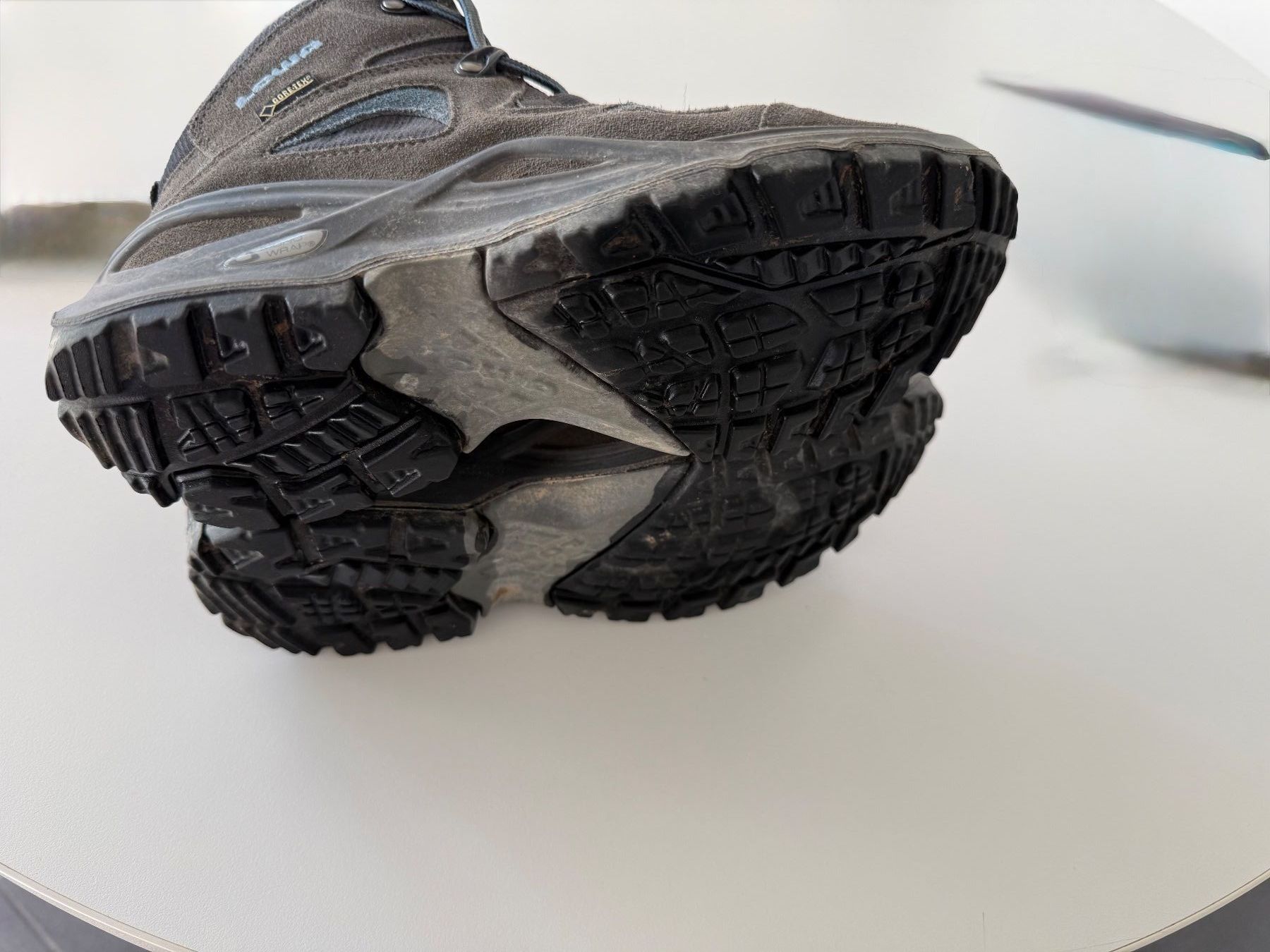 Lowa Scarpe da donna: LOWA Wanderschuhe Gore-Tex Gr. 38 – Usato da Dällikon venduto da dahi1 3