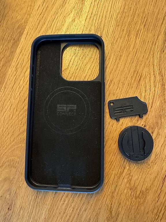 Covers & Schutzfolien: SP Connect iPhone 15 Pro – Gebraucht aus Uster von cynale 2