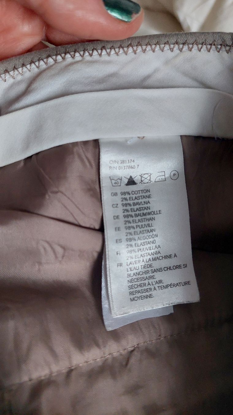 H&M Pantaloni: h&M Hosen,grau in gr.34 – Nuovo (secondo la descrizione) da Basel venduto da O-MEGA 3