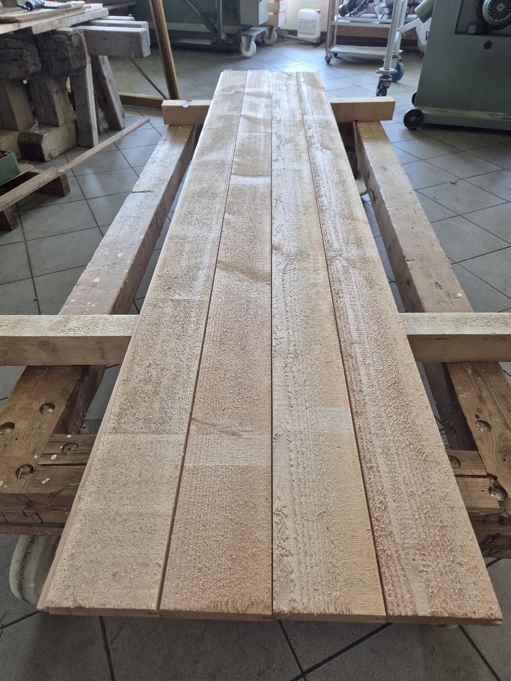 Articoli in legno: Aussenschallung Douglas – Nuovo (secondo la descrizione) da Wasen im Emmental venduto da GPower44