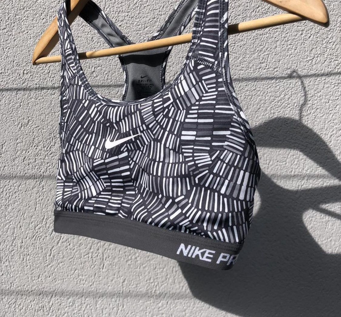 Nike Altra biancheria intima: Nike Sport BH – Usato da Fribourg venduto da ann_l9b7 1