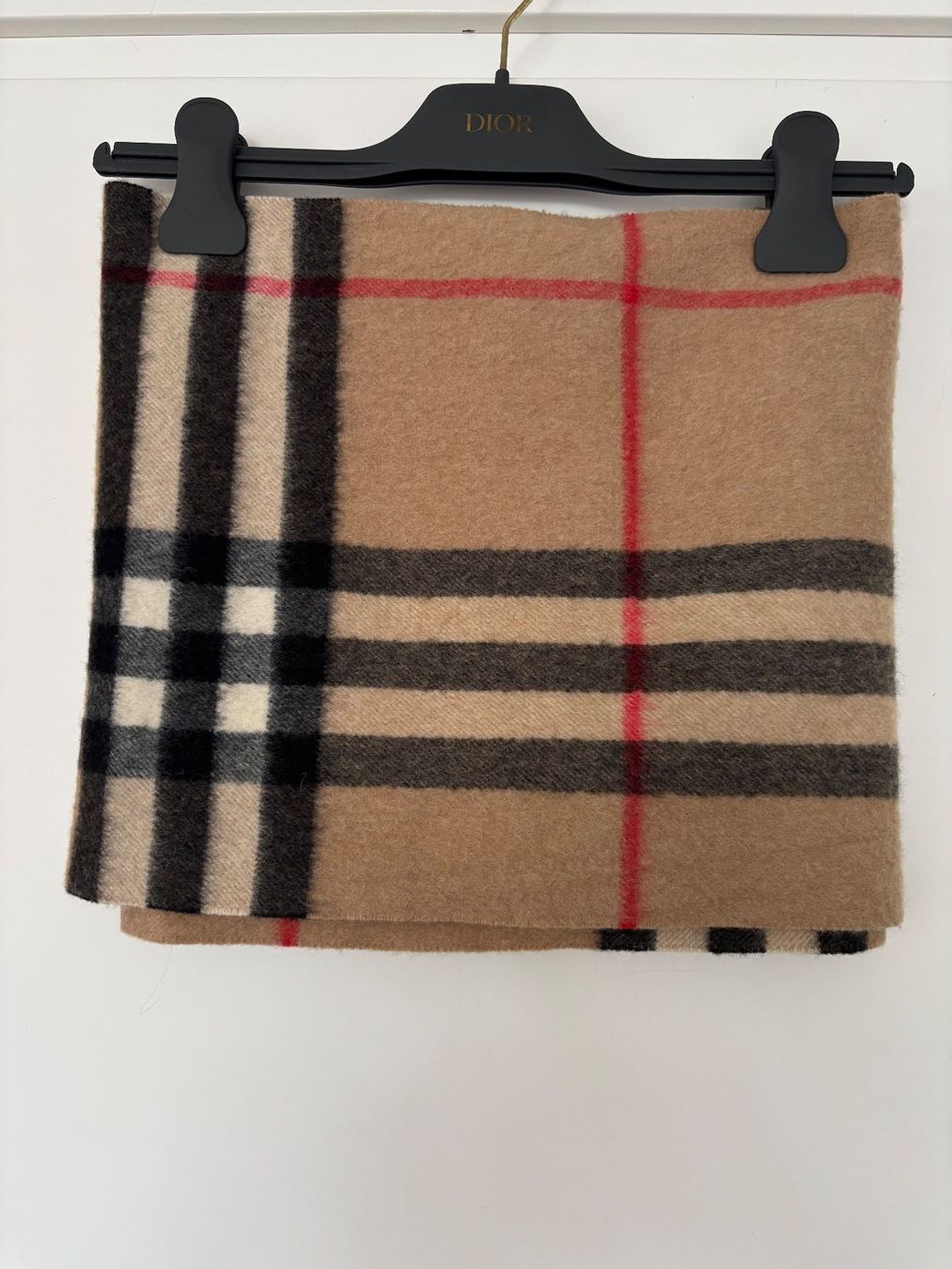 Burberry Foulard & Sciarpe: BURBERRY  Kashmir Rundhalsschal 70x30cm – Usato da Herrliberg venduto da mayfi