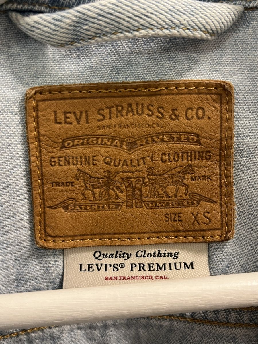 Levi's Jacken: Levi's Jeansjacke hellblau Grösse XS – Gebraucht aus Frauenfeld von heyLani 2