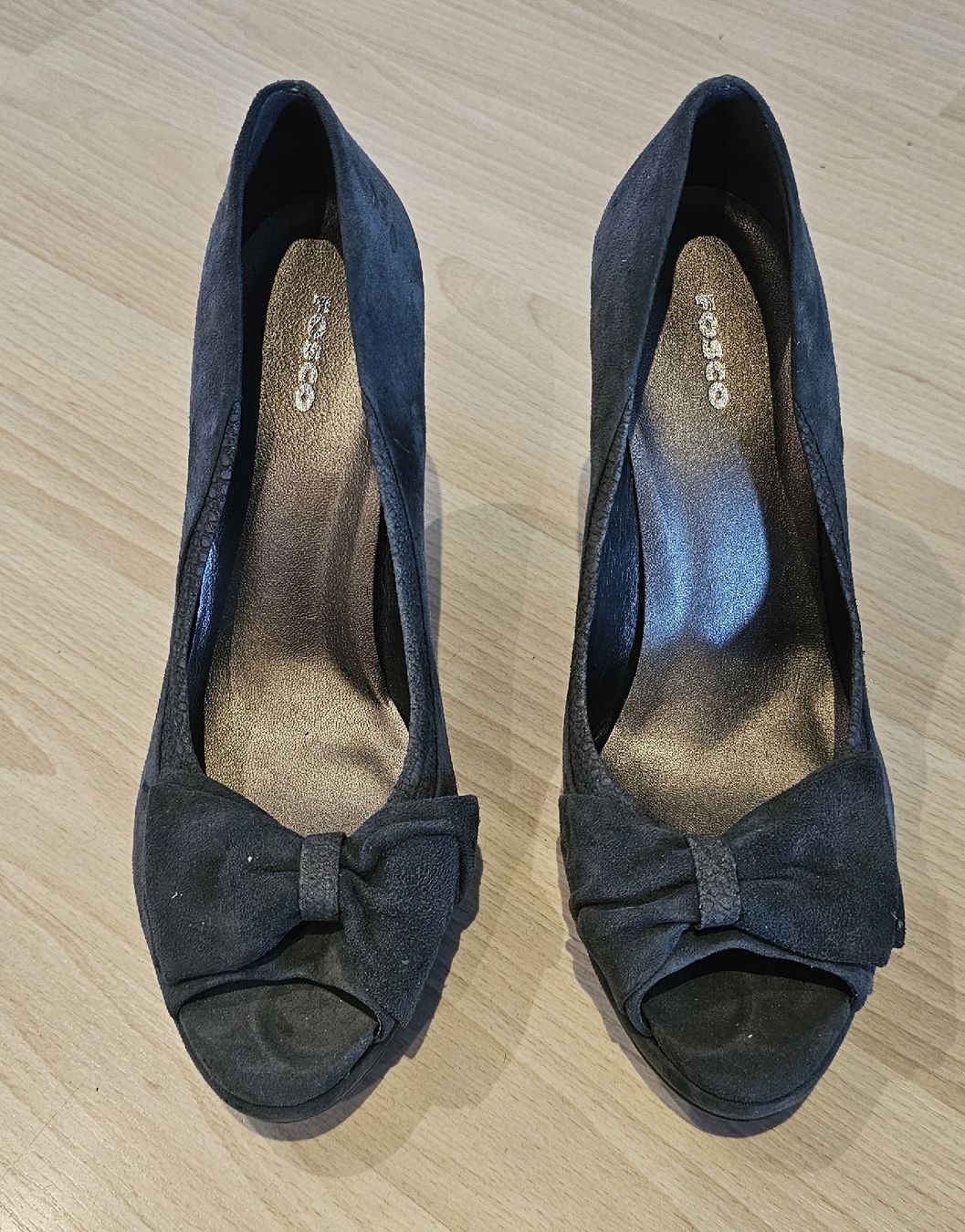 Damenschuhe: Pumps mit Schleife – Gebraucht aus Fehraltorf von Sumin 1