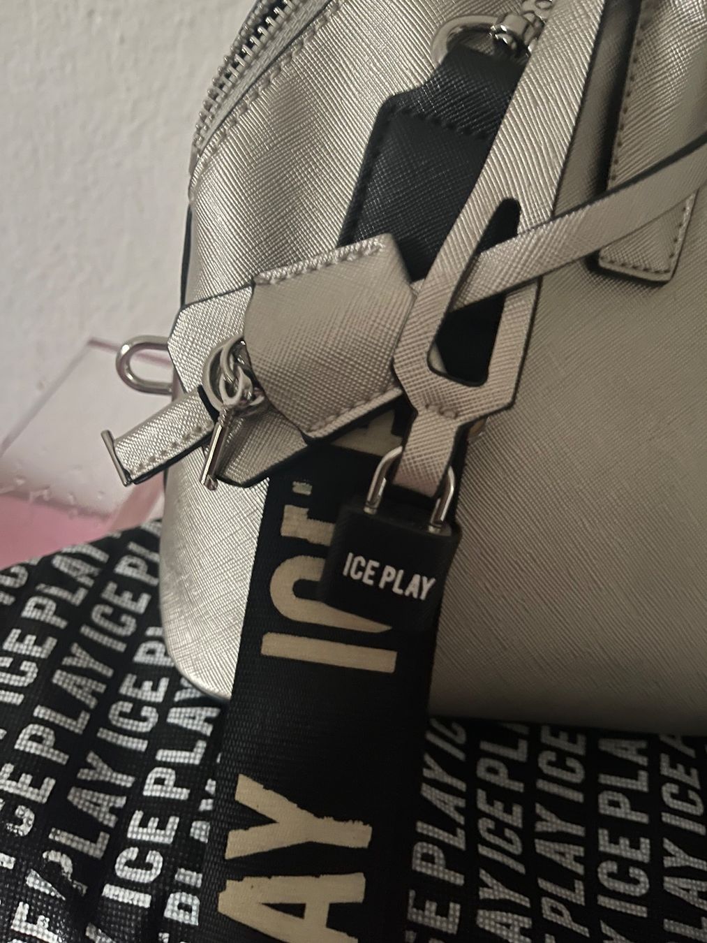 Taschen für Damen: ICE PlAY Tasche – Neu (gemäss Beschreibung) aus Hinterkappelen von simona67 2