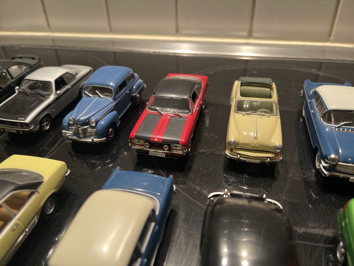 Opel Modellini d'auto: Opel Modellautos 1/43 – Usato da Erlach venduto da foere 3