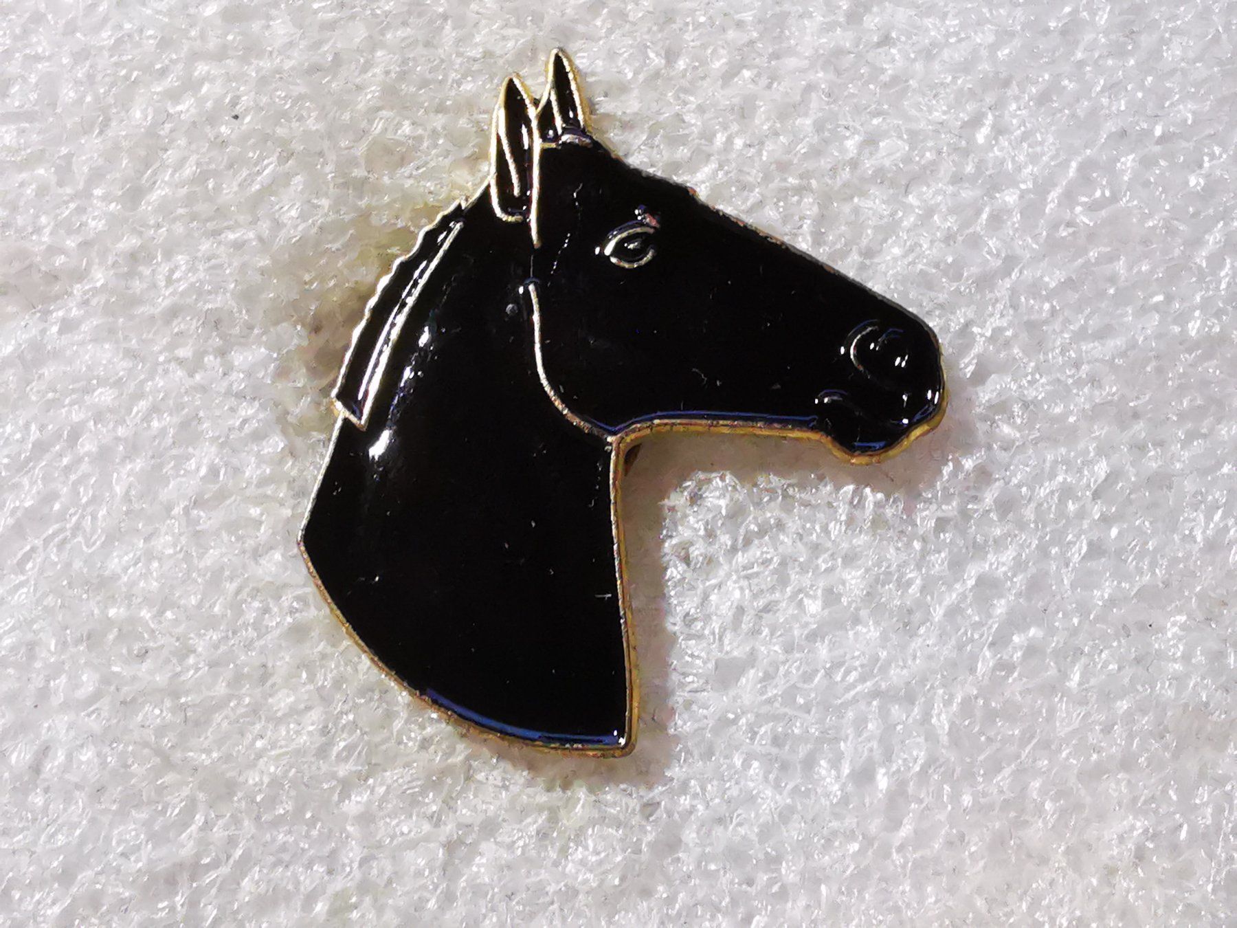 Placchette & Badge: Ansteckpin 121: Pferd – Usato da Oppligen venduto da Pin-Fall-Shop