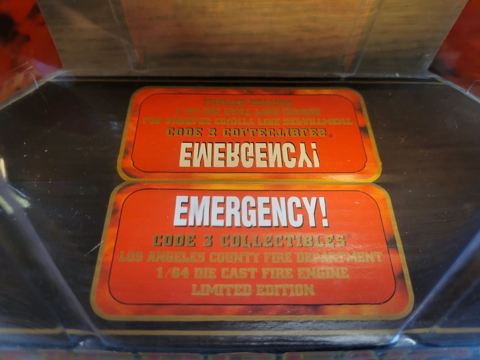 Modellautos: Code 3 Emergency! LA County Engine 51 Crown Firecoach 1:64 – Neu und originalverpackt aus Sonceboz-Sombeval von ter_9rc5 6