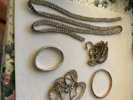 Strass Perlen.  Zum aufnähen auf Kleider und 2 Armänder