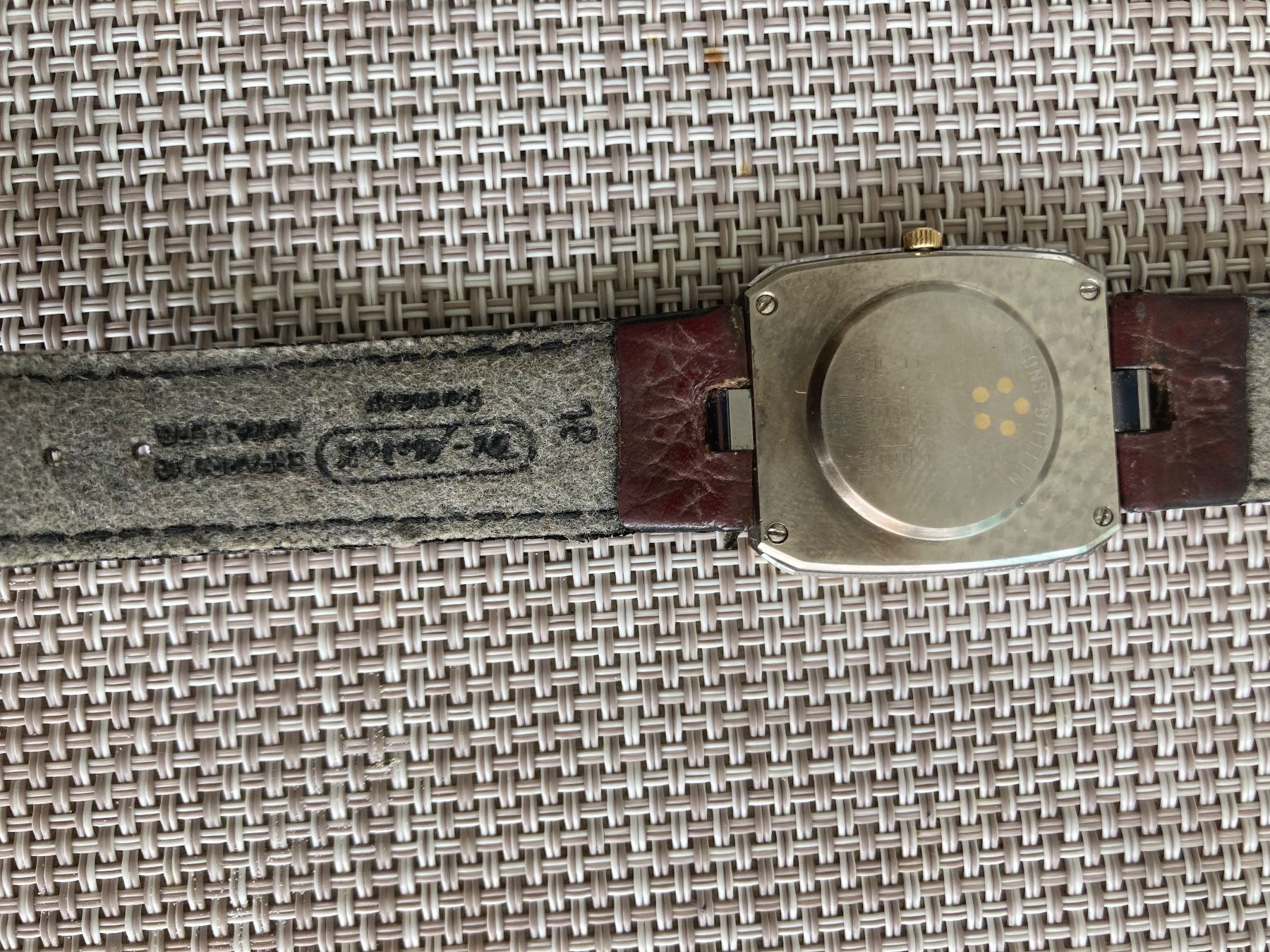 Eterna Uhren: ETERNA Quartz Uhr – Gebraucht aus Wilderswil von Feldbach 5