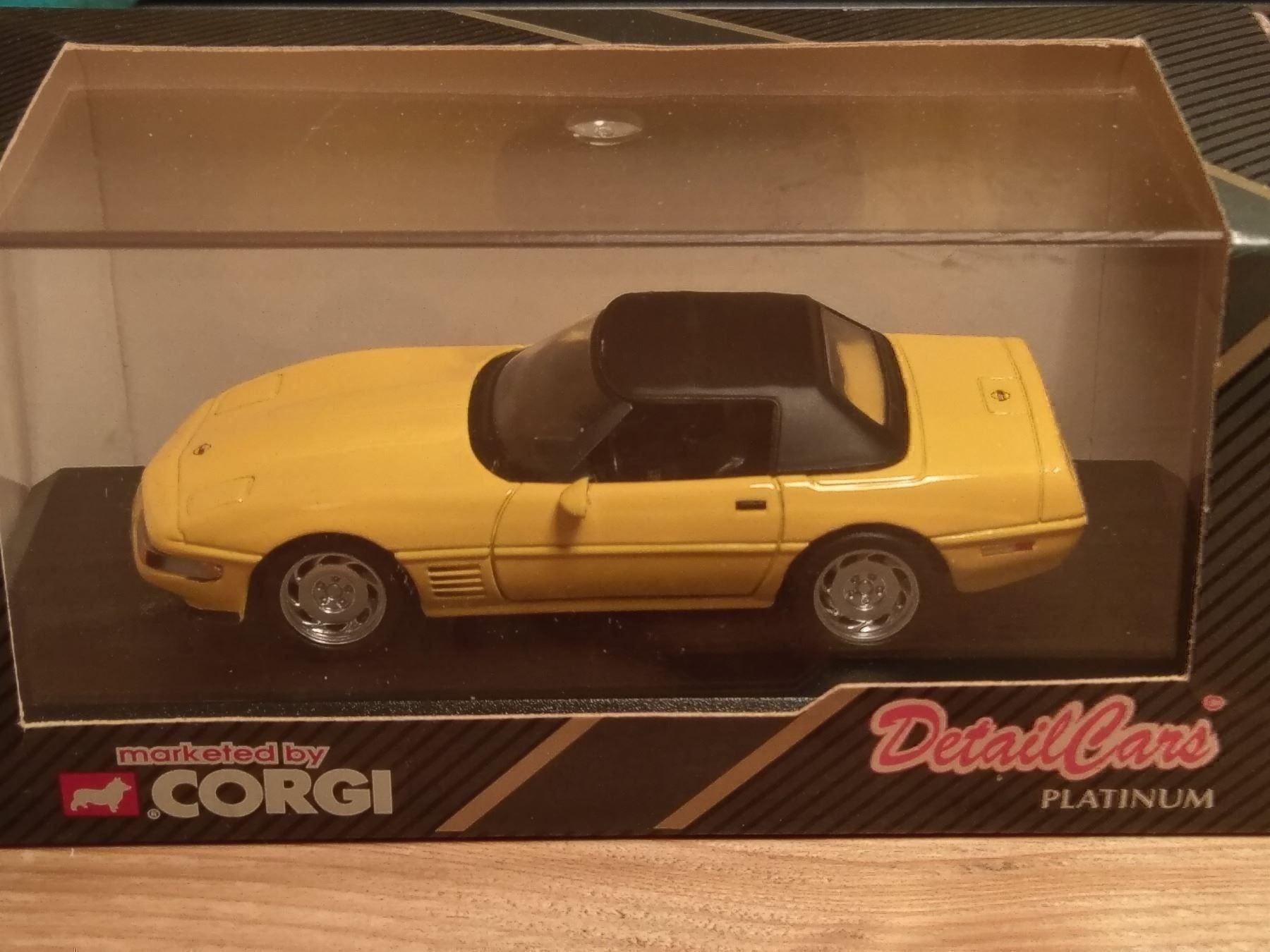 Chevrolet Modellini d'auto: Chevrolet Corvette C4 Convertible 1:43 – Nuovo e nell'imballaggio originale da Hombrechtikon venduto da star888